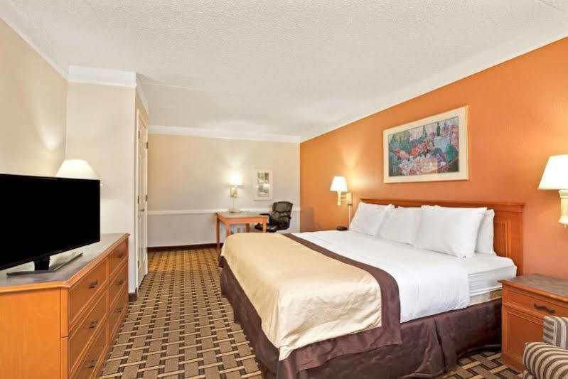 Red Roof Inn Houston North - Fm1960 & I-45 Westfield Eksteriør billede